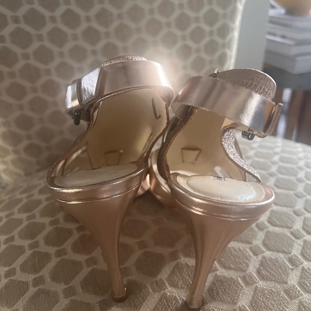Vera Wang Metallic Rise-Gold Garmin Strappy Glitter Heels Size 9.5 - Picture 12 of 16